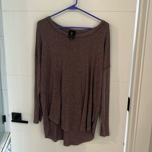 Long sleeve loose fitting sweater- light